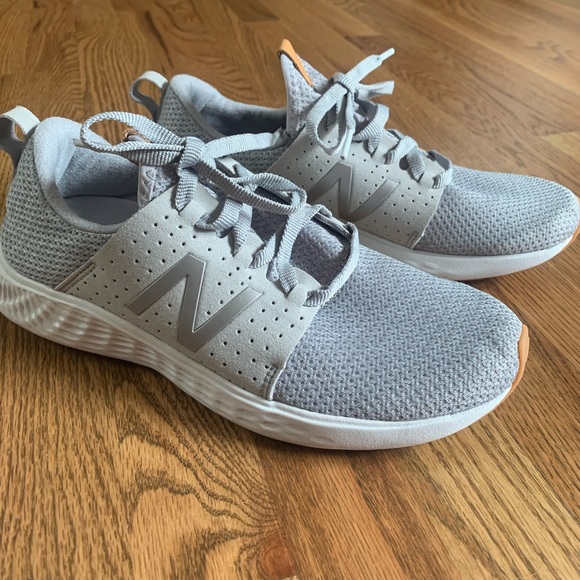 New Balance Sneakers size 10 - Picture 8 of 9